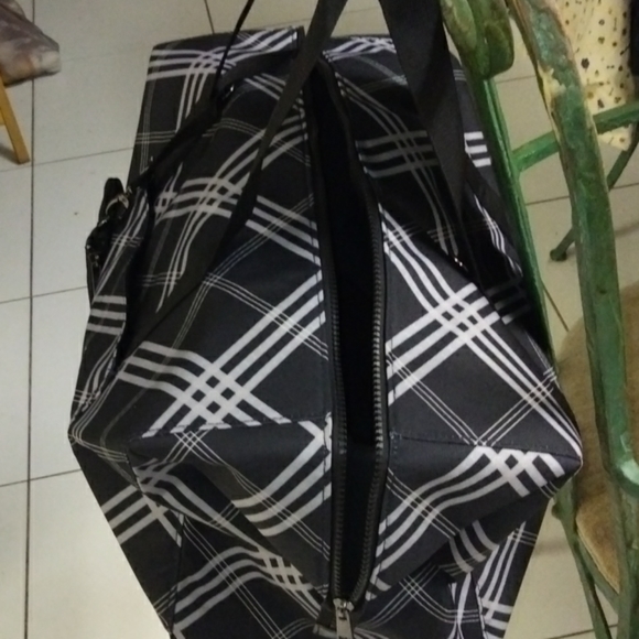 NWT Summer and Rose Duffle Bag in Black Plaid - Picture 5 of 16